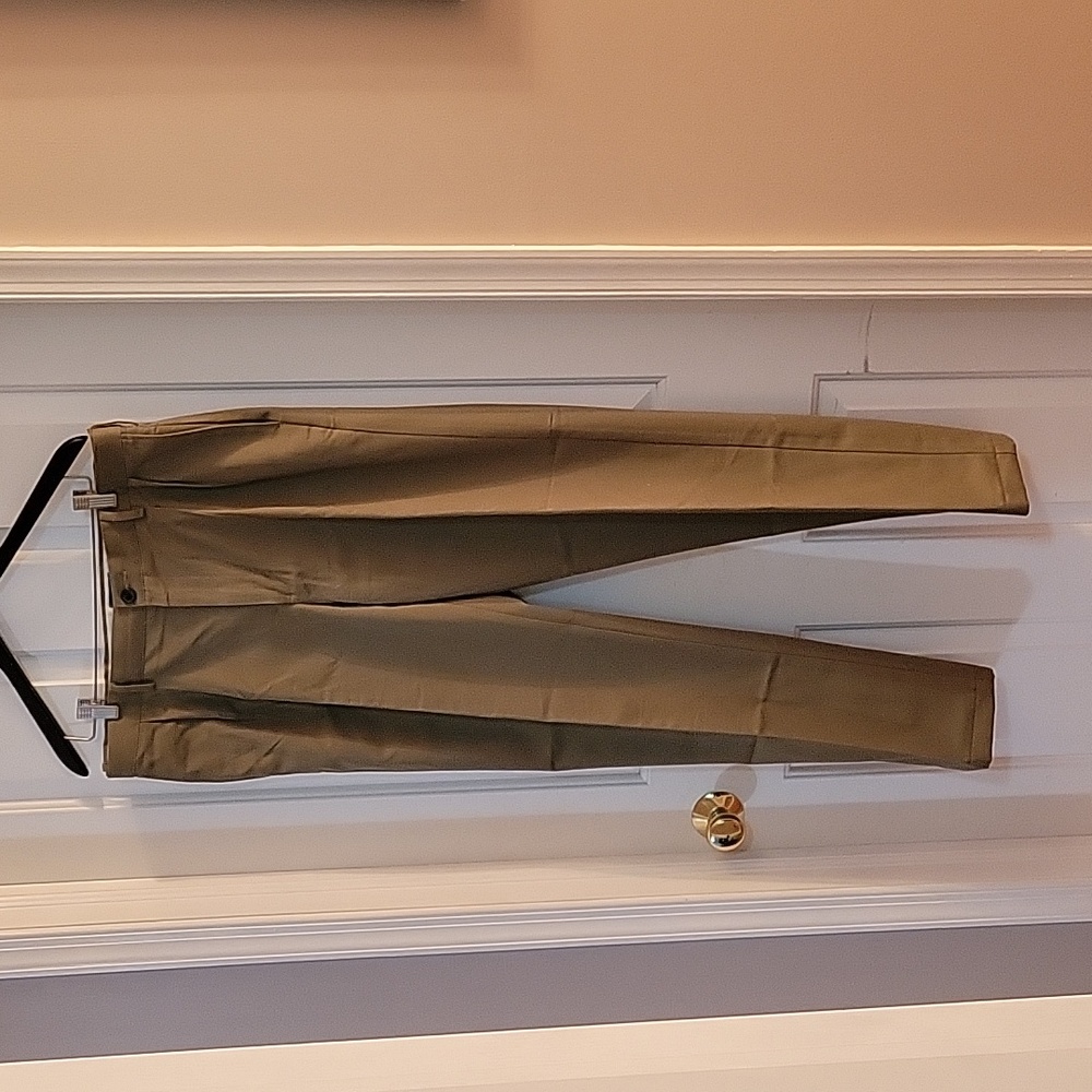 Lands end brown traditional fit pleated  front 35 inseam 32